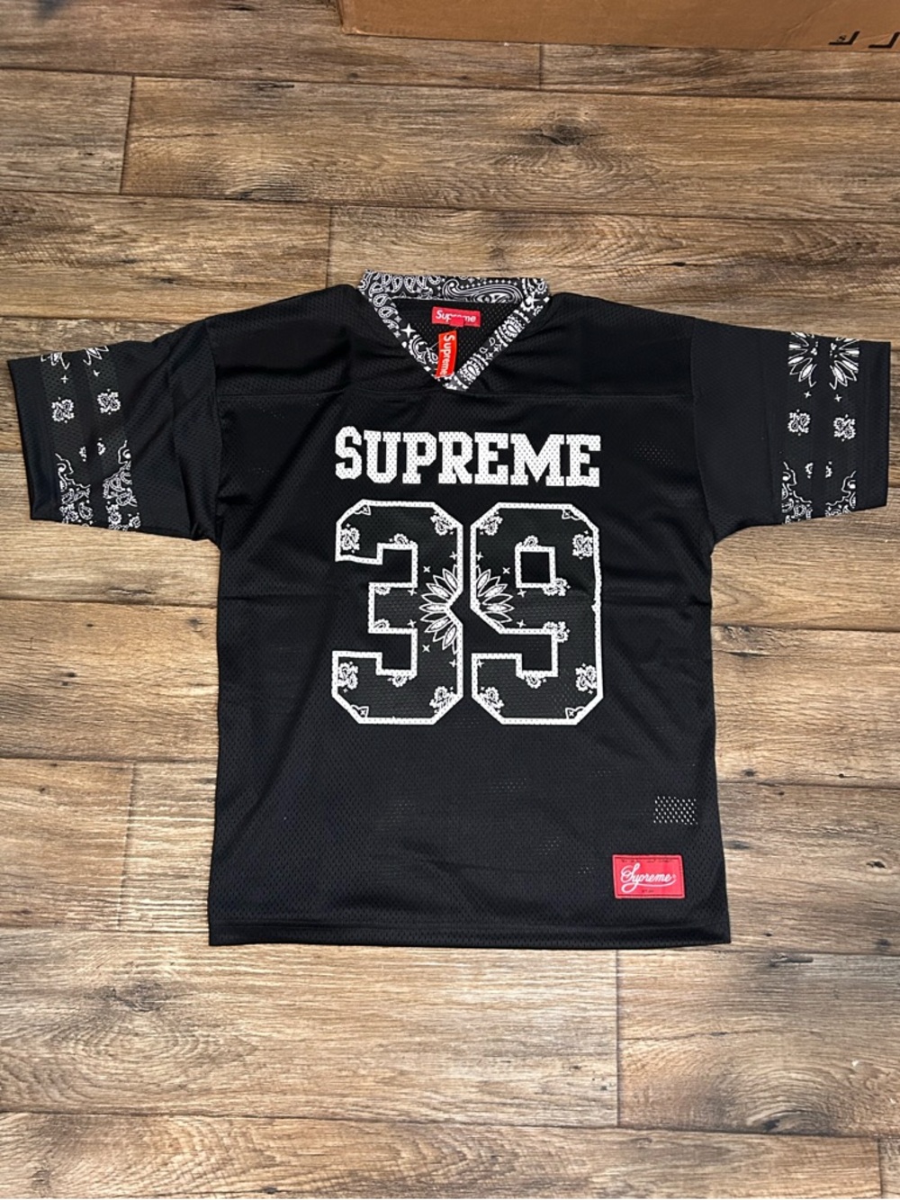 🔴Supreme Black Bandana Football Jersey Size M 🔥🔥 New With Tags❗️ 🏷️
